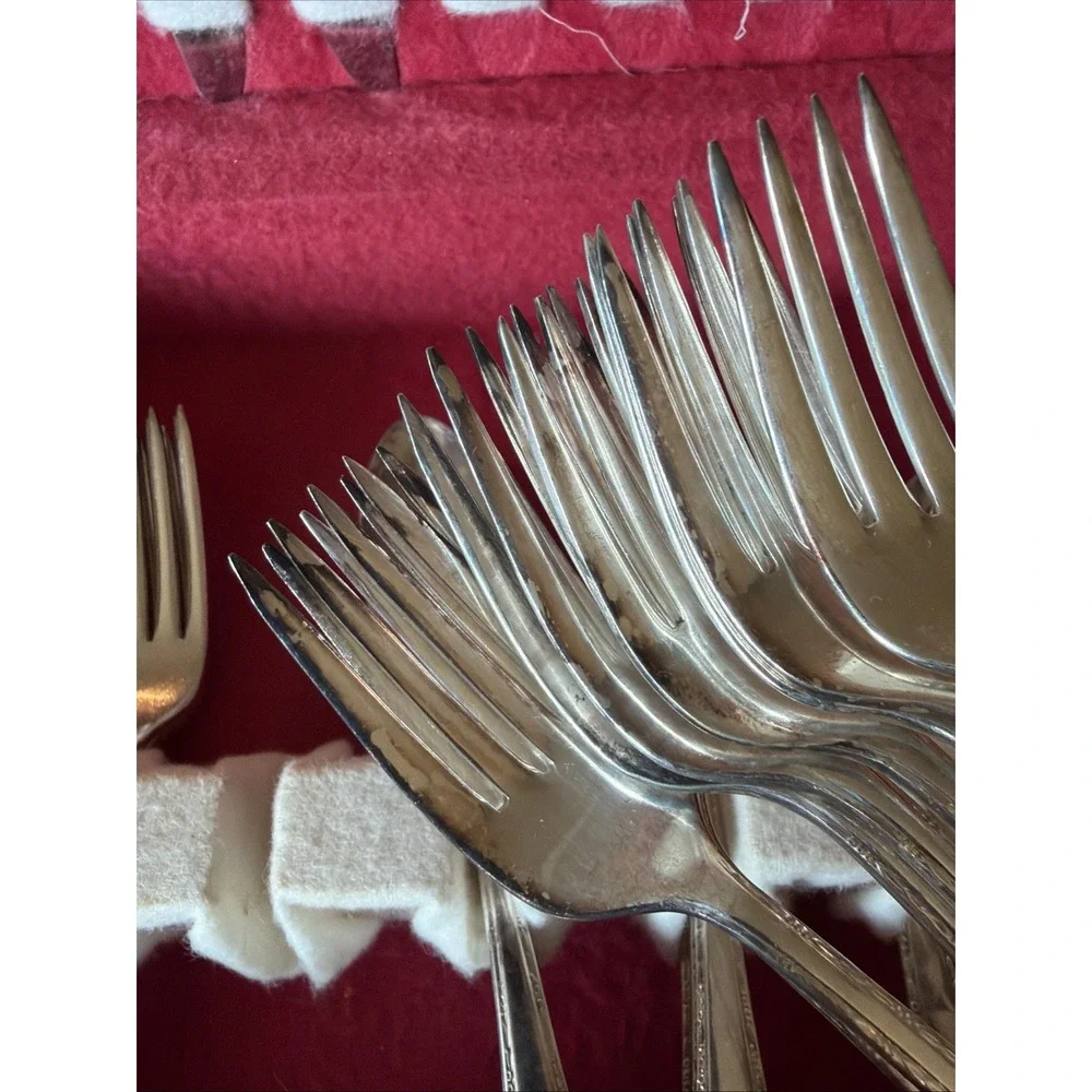 Holmes & Edwards Lovely Lady 1937 Silverplate Flatware 49 Piece Set + Box VTG